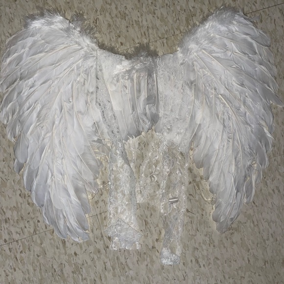 Angel Wings - Picture 2 of 2
